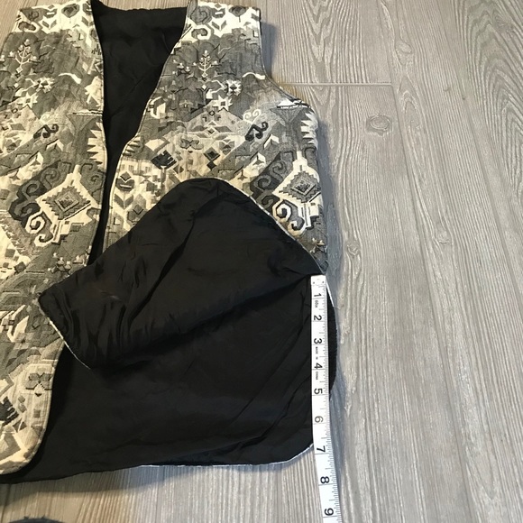 Vintage Black and White Open Front Lightweight Quilted Patchwork Print Vest - Picture 9 of 9